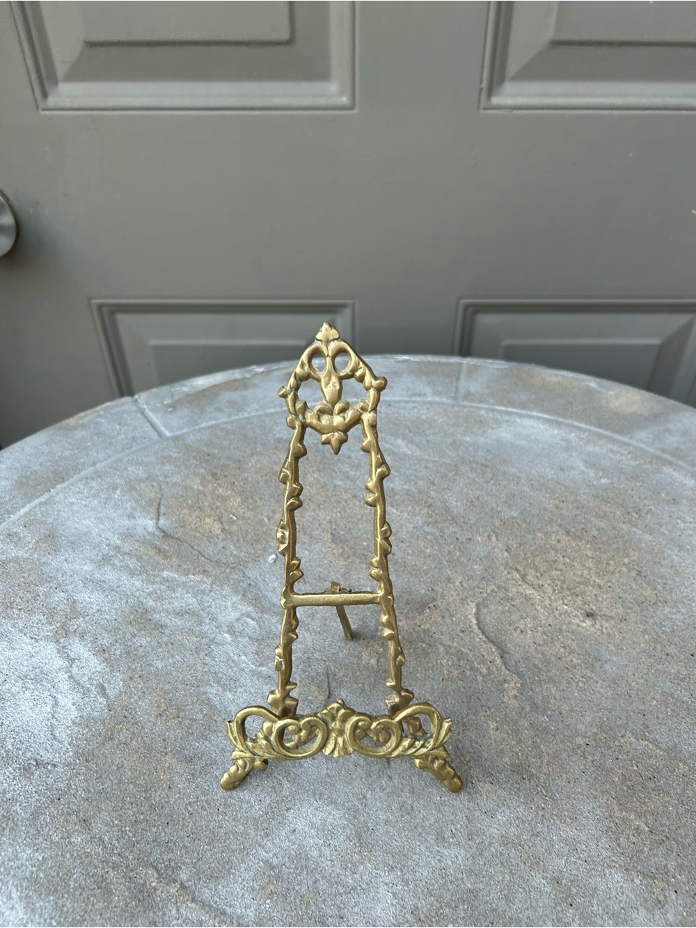 Gold Decorative Easel Stand - Classic Home Art Display